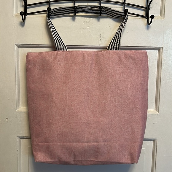 Hello Kitty tote - Picture 3 of 12